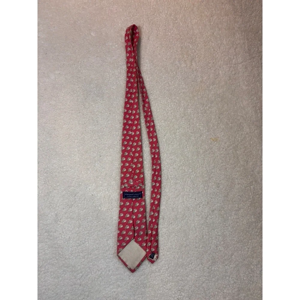Vineyard Vines crafted discerning